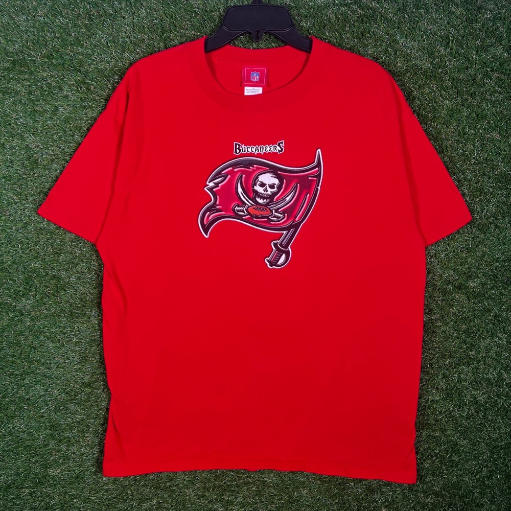 NFL Tampa Bay Buccaneers Red Graphic T-Shirt Mens Large VF Imagewear Vintage